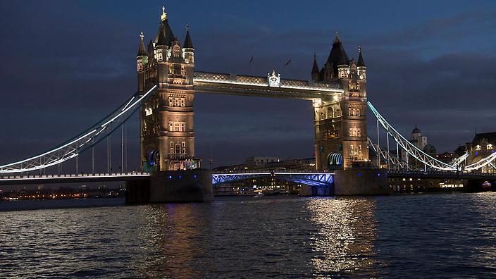 OkindaWrites's tweet photo. S T R O N G

Bridge over London's great river
Storms when the oceans rise
Hills after centuries of erosion 
Death when the best is called 
Love when it breaks its banks

Emotions run the stream of time
Bond between two grows stronger
Imperfection fades, agape blooms https://t.co/0CetzAC1ld