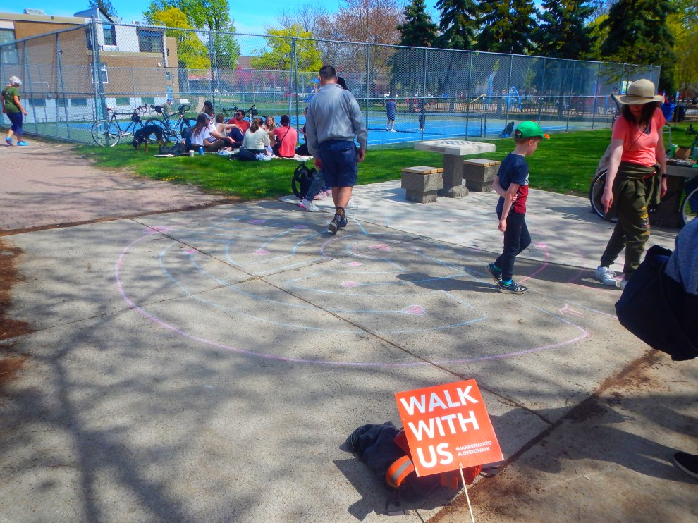 LabyrinthsDOTca's tweet image. World Labyrinth Day: Toronto City of Labyrinths Jane&apos;s Walk

JanesWalkFestivalTO.com/items/worldlab…

Saturday May 6 2023

~ 3 p.m.

Final walk stop of my @JanesWalkTO

was in

Dovercourt Park

| #WorldLabyrinthDay #JanesWalkTO #JanesWalk #Labyrinths #DovercourtPark #LoveTOwalk #CityOfLabyrinths