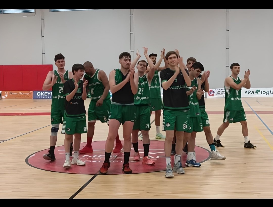 Bueno, pues esta vez ha tocado cruz, el baloncesto es el deporte más bonito del mundo pero tiene esas cosas, aunque desees algo con toda tu alma la pelota es la que decide y ayer decidió que no era nuestro día. Hoy que ha pasado un día estoy nada más que agradecido por los ⬇️