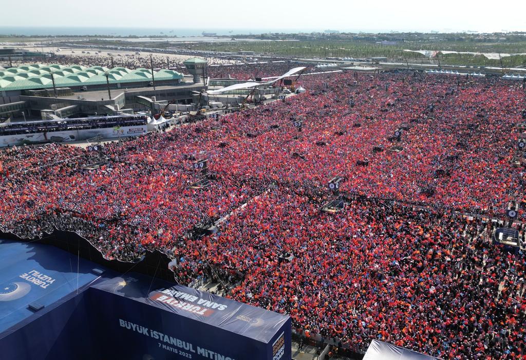 UASonay's tweet photo. Sen ne güzelsin İSTANBUL ❤️

#TürkiyeSanaEmanet https://t.co/O7LaJqYuMI