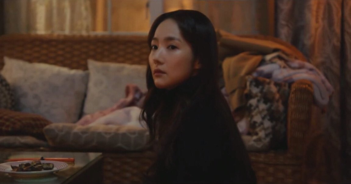 • ‘Uyan ve bir fincan sıcak çay yap. Dün geceden kalan tüm acılarını hafifletecek.’

[ #WhenTheWeatherIsFine • #ParkMinYoung ]