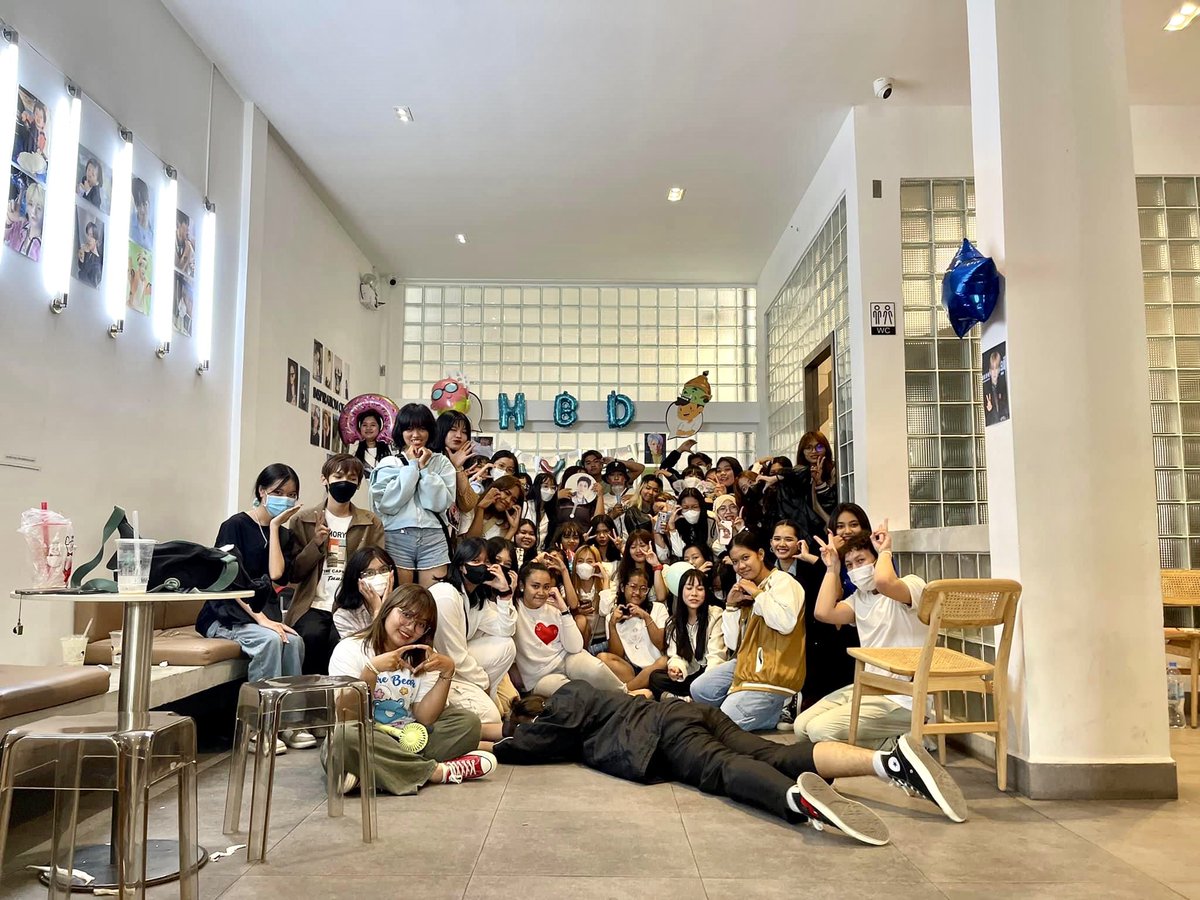 FYTREASURECAM's tweet photo. 𝐖𝐞 𝐦𝐞𝐭 𝐞𝐚𝐜𝐡 𝐨𝐭𝐡𝐞𝐫 𝐭𝐰𝐢𝐜𝐞 𝐚𝐥𝐫𝐞𝐚𝐝𝐲 𝐢𝐧 𝐭𝐡𝐢𝐬 𝟐𝟎𝟐𝟑 💙

Thank you so much to all our beloved TEUMES/attendees &amp; sponsors... and hope this 2023 lets us enjoy a lot of moments together🫶🏻💎

#sjbabyoppabdparty #harusukday #superyoshidam @treasuremembers https://t.co/gp2lkCHxNv