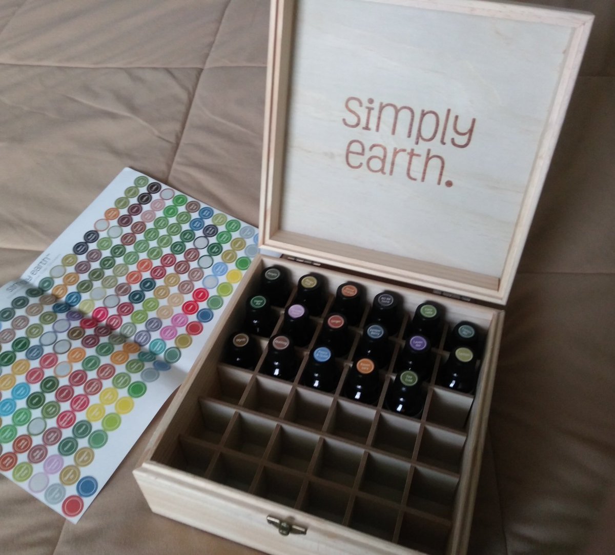 Mammanatty's tweet photo. Now is a great time to sign up for @fromsimplyearth #essentialoils #subscriptionbox use code: MAMMANATTYFREE for $45 gift card and #bonusbox https://t.co/2BMmRfKmhP.… https://t.co/uAtrvxdQFA