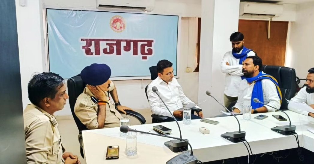 राजगढ़ की पीड़िता बेटी से हॉस्पिटल में मिलकर न्याय एव कार्यवाही के लिये जिला कलेक्टर एव पुलिस अधीक्षक से घटना पर मंथन कर जिले में ऐसी घटना दोबारा न हो उस पर बात करके लिखित में मांग पत्र देकर तीन दिन का समय दिया अगर न्याय नही मिला तो राजगढ़ में "न्याय पंचायत" विशाल आंदोलन होगा।