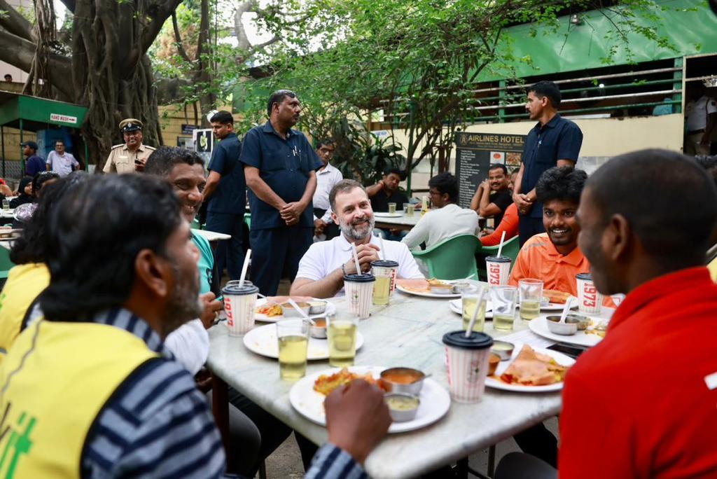 kcvenugopalmp's tweet photo. Action-packed day with @RahulGandhi ji making waves across Karnataka. 

He raised a pertinent question which everyone must ask the PM - what’s his share of the 40% loot in Karnataka? 

How much did the Delhi bogey of the Trouble Engine make from the 1.5 lakh crore loot? 

This theft hurts common people of Karnataka, like the gig workers Rahul ji met today. While the state coffers are looted by the BJP, ordinary Kannadigas bear the weight of historic unemployment and crippling price rise. 

The BJP tries to distract people from these issues by using hate politics. And as Rahul ji rightly said, such destructive politics takes society towards a situation like Manipur, where the entire state is burning due to hatred and poison.