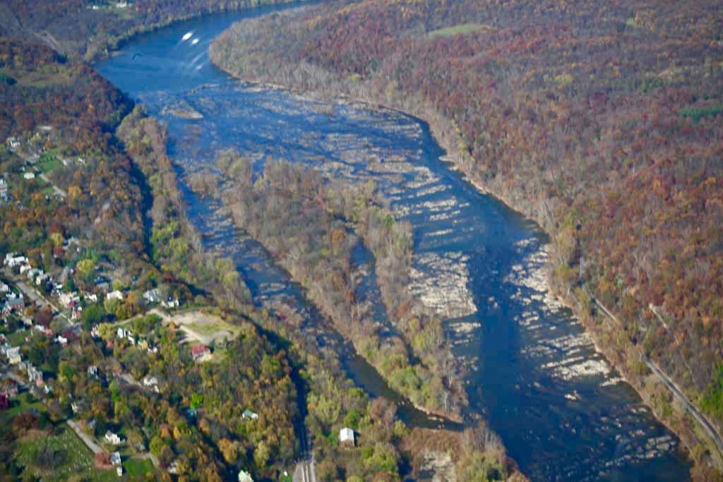 mtsrivs's tweet photo. It was an honor to represent Catoctin Land Trust in an aerial survey of the Maryland portion of South Mountain and the upper Potomac River watershed. Made possible by South Wings conservation flight assistance. #conservation #potomacriver #southmountain #aerialphotography https://t.co/RjnsR2kLYG