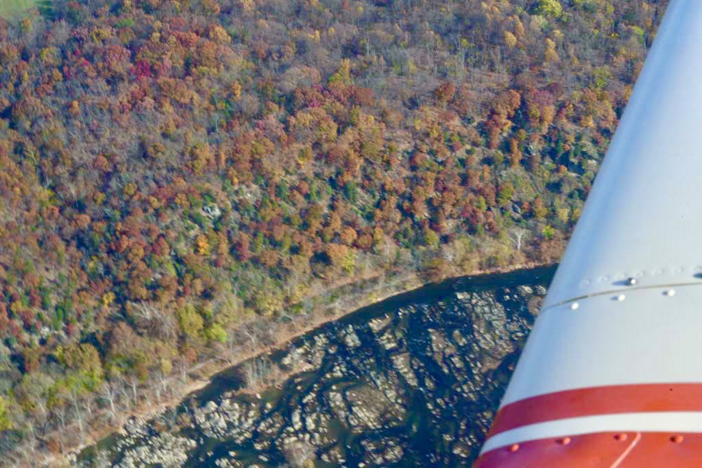 mtsrivs's tweet photo. It was an honor to represent Catoctin Land Trust in an aerial survey of the Maryland portion of South Mountain and the upper Potomac River watershed. Made possible by South Wings conservation flight assistance. #conservation #potomacriver #southmountain #aerialphotography https://t.co/RjnsR2kLYG