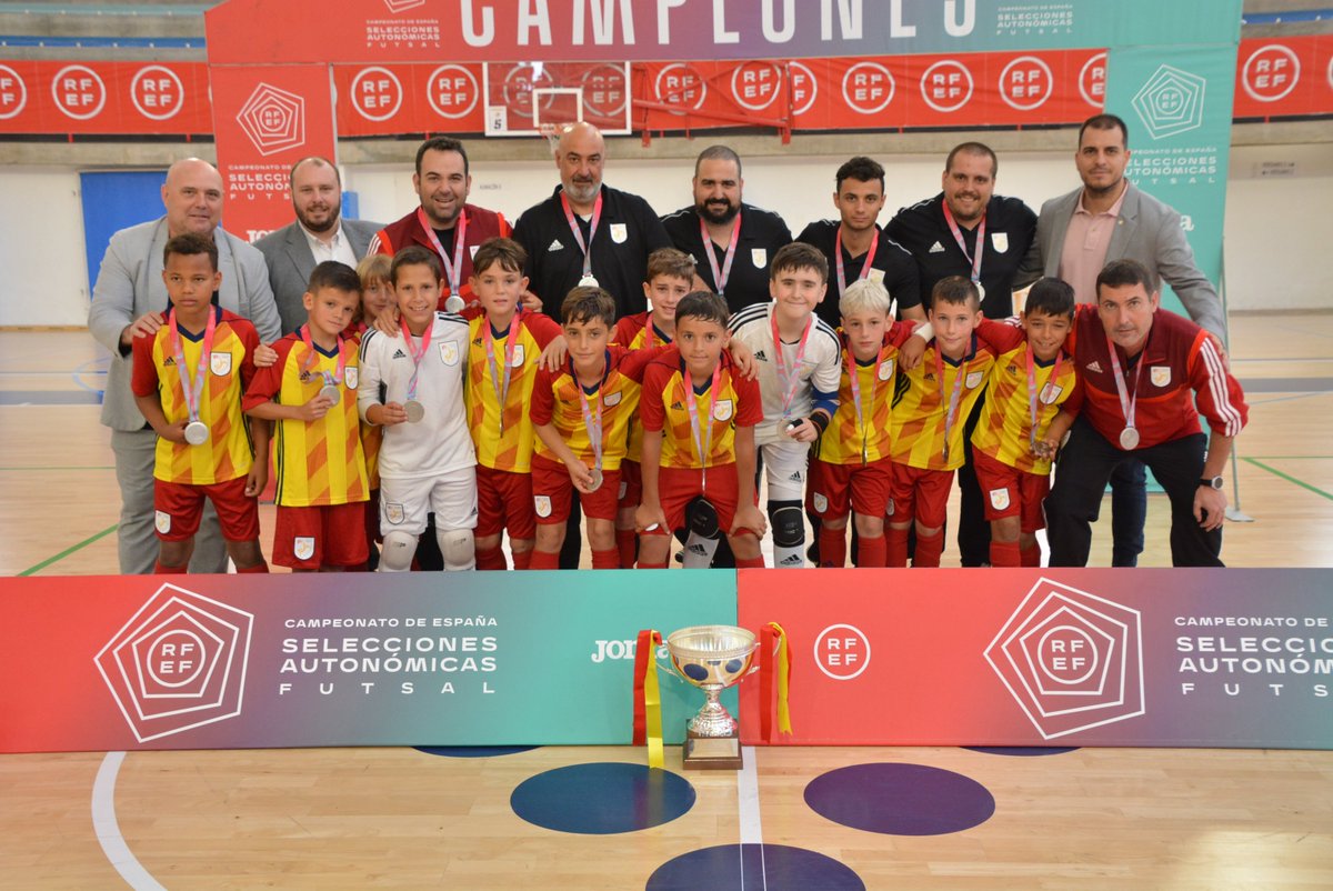 FCF_CAT's tweet photo. 🟡🔴 Catalunya Benjamí cau per la mínima i es proclama subcampiona d'Espanya

🏆 Partit ajustat amb derrota per 2⃣ a 1⃣ davant @futgal 

📝: https://t.co/N5P1Ffb0mu
📸: https://t.co/hNLAC6cxrz

#CampionatsEspanyaFS https://t.co/WwLQverTCW