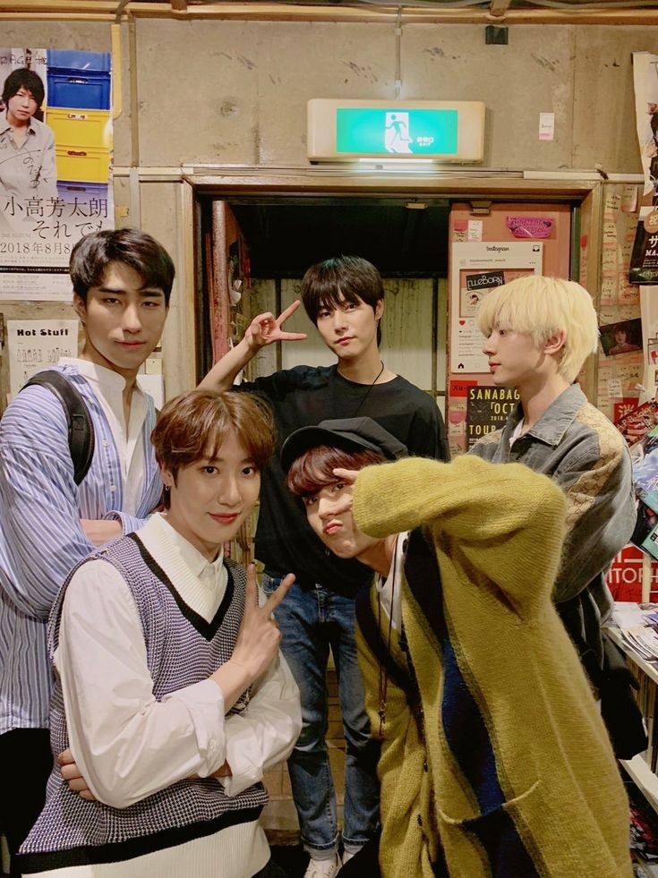 LoveVirus0094's tweet photo. Hi guys!! I'm a new weve account dedicated to Onewe, I bias Kanghyun and Giuk!

Can I get some RTs to get friends and moots? I'll follow back everyone!! 🤭🙏

#onewe #weve https://t.co/6IKPjIeUQ1