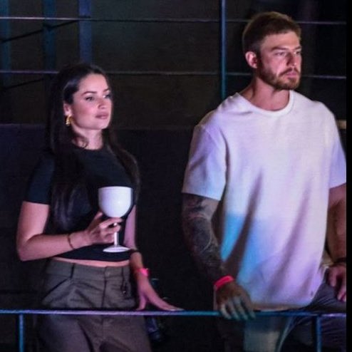 centralreality's tweet photo. 🚨FLAGRA! Juliette com o boy ontem (6) no show da Marina Sena, no Rio de Janeiro. https://t.co/8ER6w1jSzo
