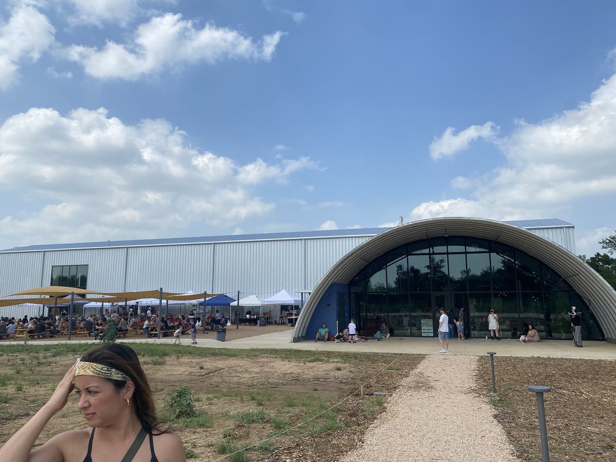 BeerExplrsGuide's tweet photo. @circlebrew new spot in Elgin for the grand opening! #austinbeer #craftbeer https://t.co/tAs0Zfkcfp