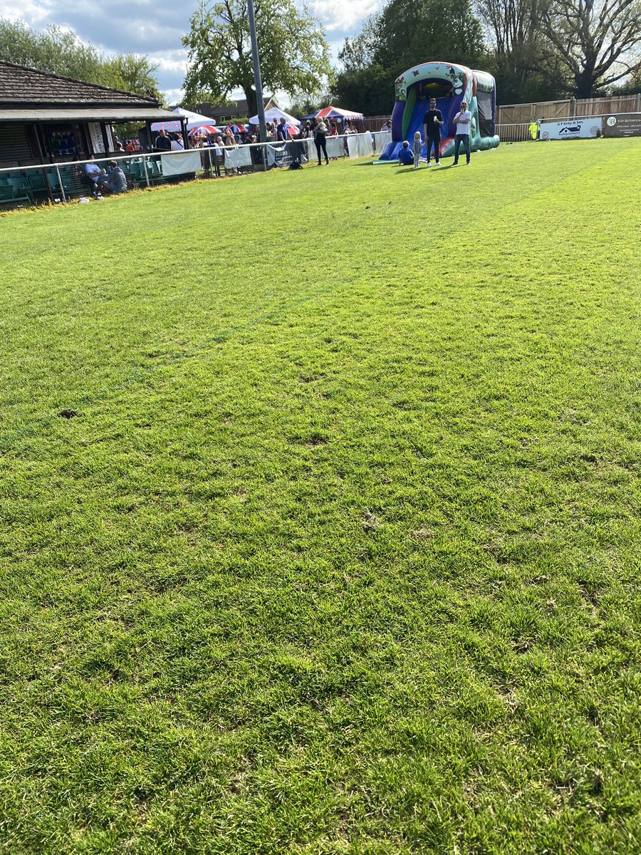 ColneyHLadies's tweet image. We are genuinely upset to have to inform you that @ColneyHeathFC decided that a bouncy castle takes precedence over a Women’s Football Match at tier 5. 

We were informed that we had to play on a park pitch today. 

We apologise to our opponents @bowersladiesfc. 

After…