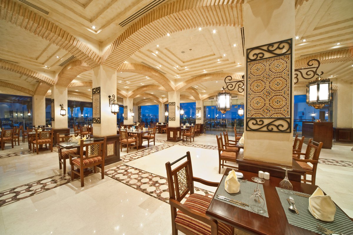 SRCrystalBay's tweet photo. At our Elia restaurant, it's the passion of our culinary team to give the end to your day.

Book your stay now through https://t.co/o1A4VNxlxt or call +202 16032.
 
#SUNRISEResortsAndCruises
#SUNRISECrystalBayResort #RedSea #Hurghada #ThisIsEgypt #Egypt #Vacation #Travel https://t.co/xfY5D4wKQX
