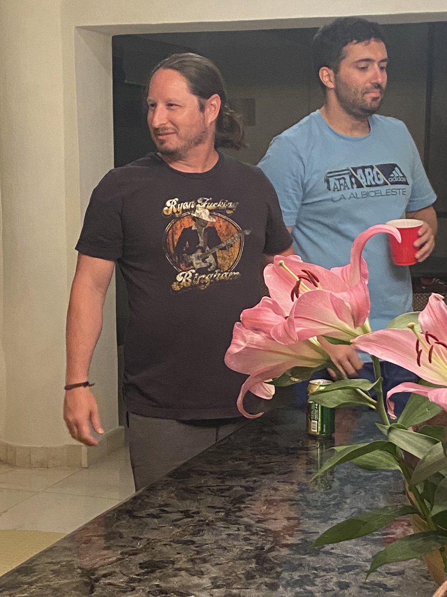 QuentinBehr's tweet photo. @PFTCommenter you have a brother in Puerto Vallarta? https://t.co/CjqQSSM9ML