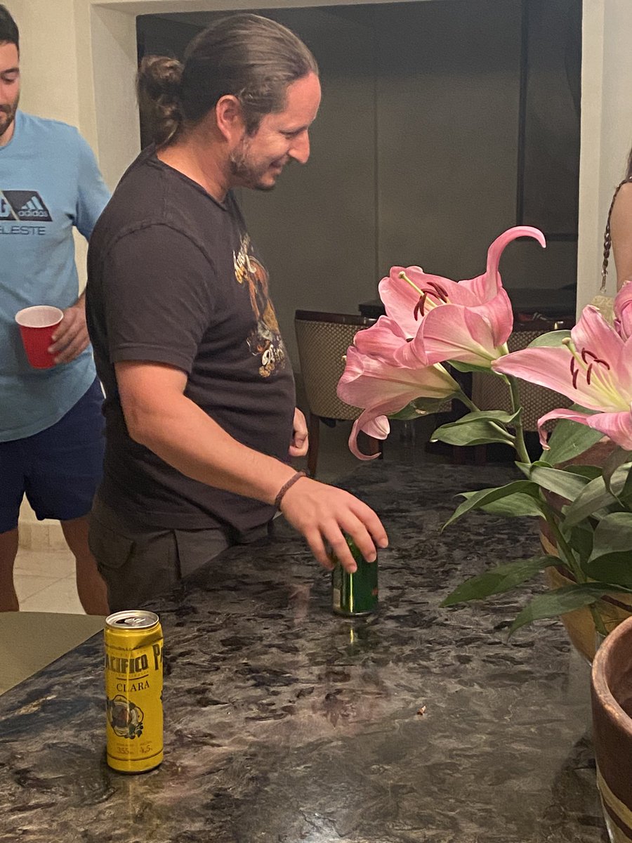 QuentinBehr's tweet photo. @PFTCommenter you have a brother in Puerto Vallarta? https://t.co/CjqQSSM9ML