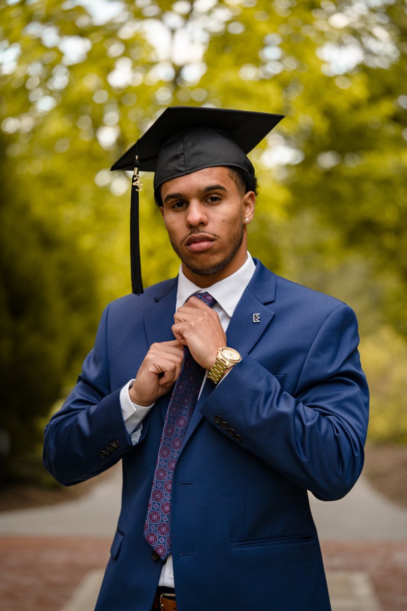 _JayMoney3's tweet photo. 🎓🏀 https://t.co/xyDwLP9WX3
