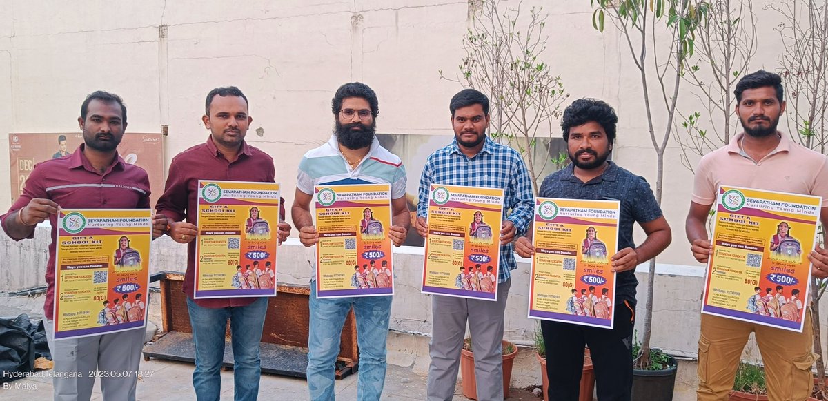 sevapatham's tweet photo. Gift A School Kit #sevapathamfoundation పోస్టర్ ఆవిష్కరిస్తూ #BheemsCeciroleo  గారు ప్రభుత్వ  పాఠశాలలో చదివే విద్యార్థుల కోసం తన వంతు సహకారం అందిస్తానని, సమాజంలో ఉన్న ప్రతిష్ట వ్యక్తులు కూడా తమవంతుగా "గిఫ్ట్ ఏ స్కూల్ కిట్" కార్యక్రమానికి సహాయ సహకారాలు అందించాలని  కోరారు. https://t.co/4tzJnxDpVt