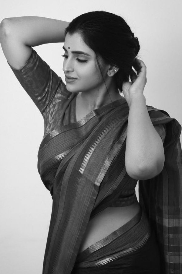 FviiEv3aYAAPW4l?format=jpg&name=900x900