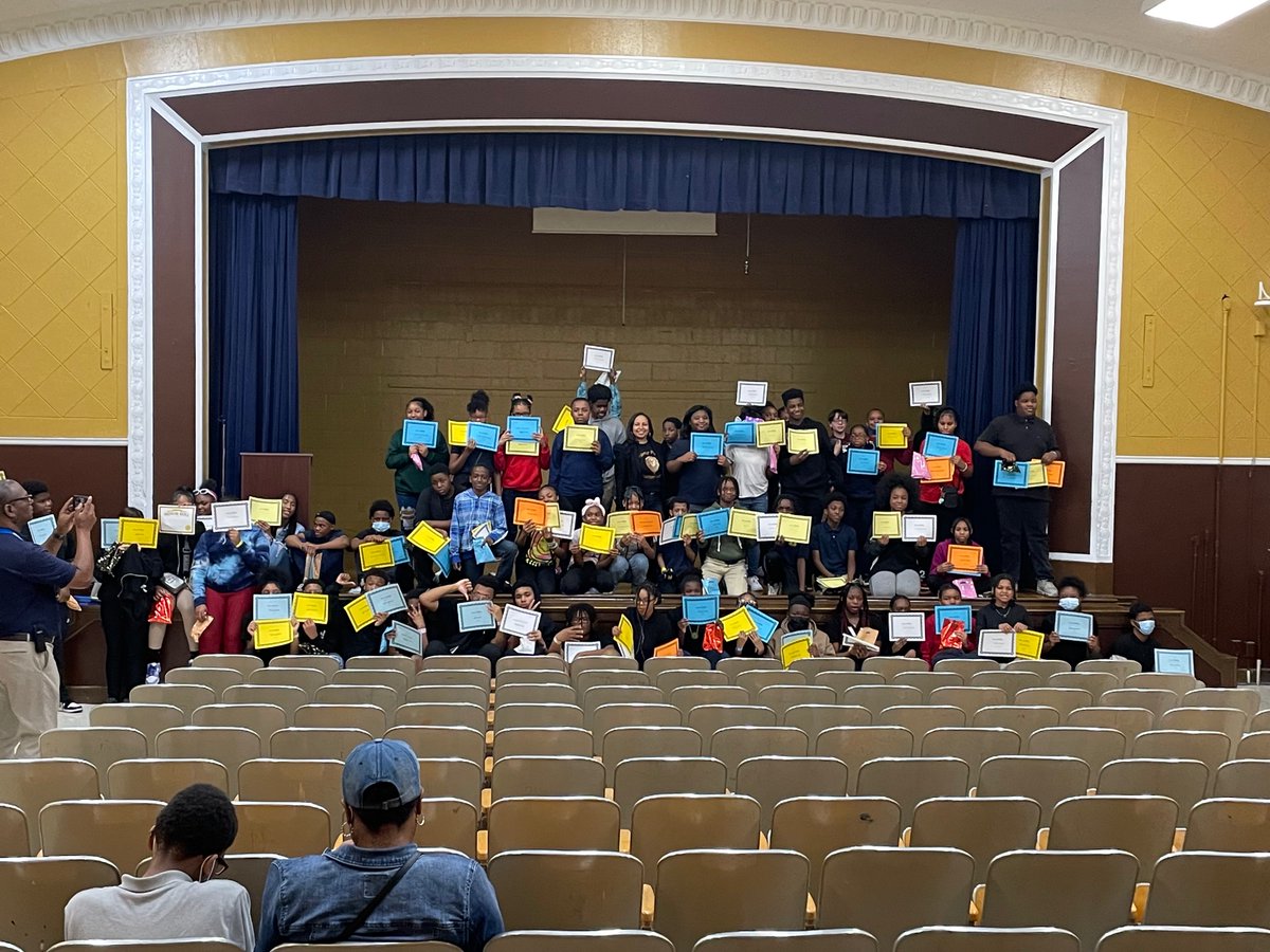 AcademyPalmer's tweet photo. #PhenomenalFriday. In between Montessori new family tours, we honored our Quarter 3 Elementary and Middle School #P3APremier students and their achievements. Super proud of all of you! #WhoseUpNext #Quarter4Loading ππ½πβ€οΈ https://t.co/0ULrizNhYy
