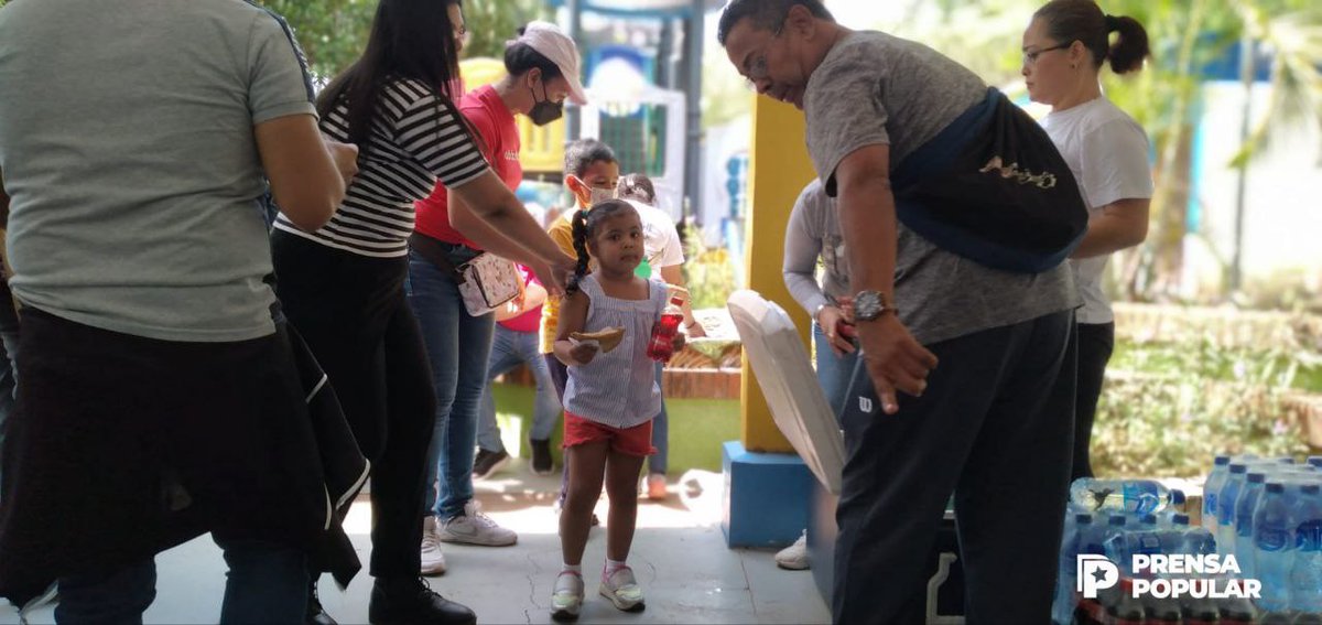 Este domingo #7Mayo, la Militancia Sandinista realizó limpieza en el Parque Palestina, en el Distrito I de #Managua y un alegre compartir con niños y niñas que incluyó piñatas, juegos y dinámicas. 🇳🇮👧🏻👦🏻🎉🪅
#MayoVivaSandino