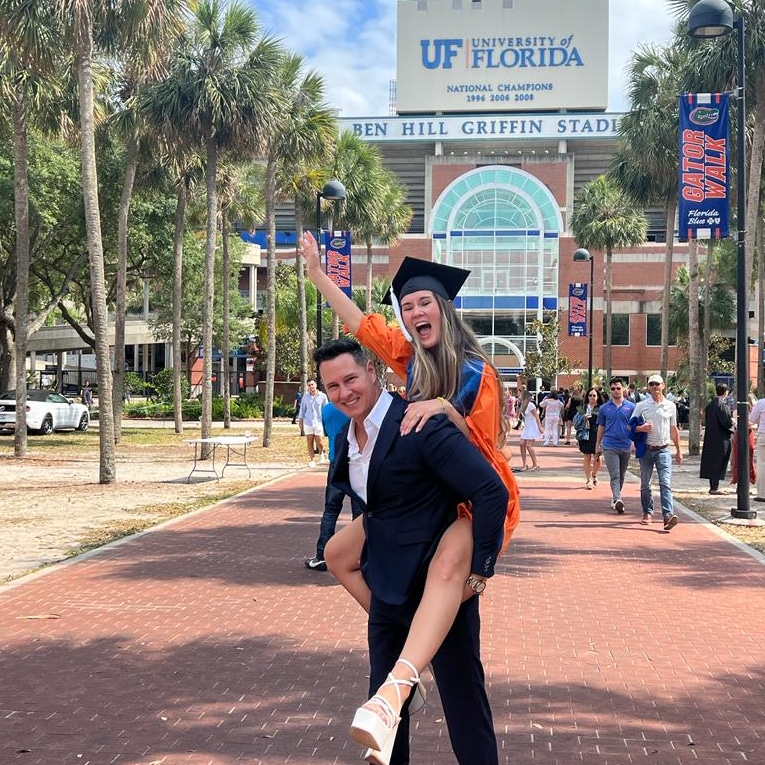 AlexSaborMio's tweet photo. Super proud of you #ufgrad https://t.co/L1gJXJAXXA