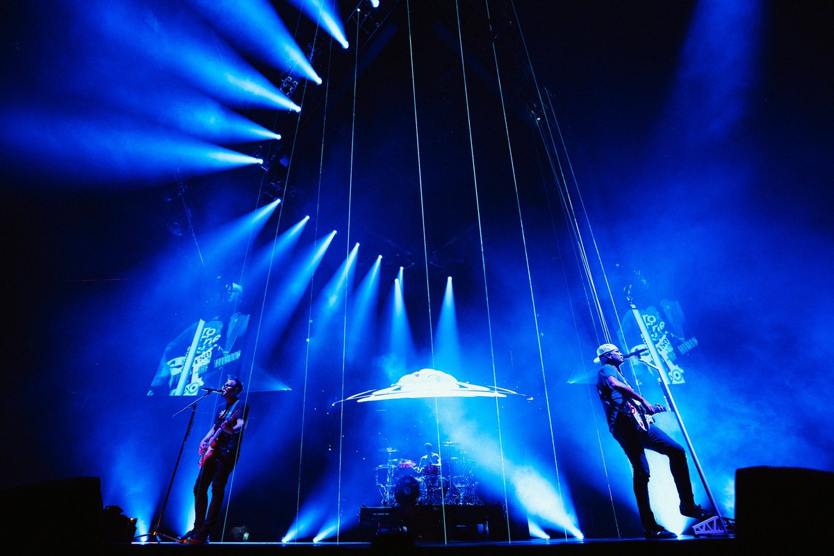 blink182's tweet photo. We have lift-off 🛸🛸🛸
https://t.co/3OFeeSZ0JL https://t.co/0QxS3yhSDv