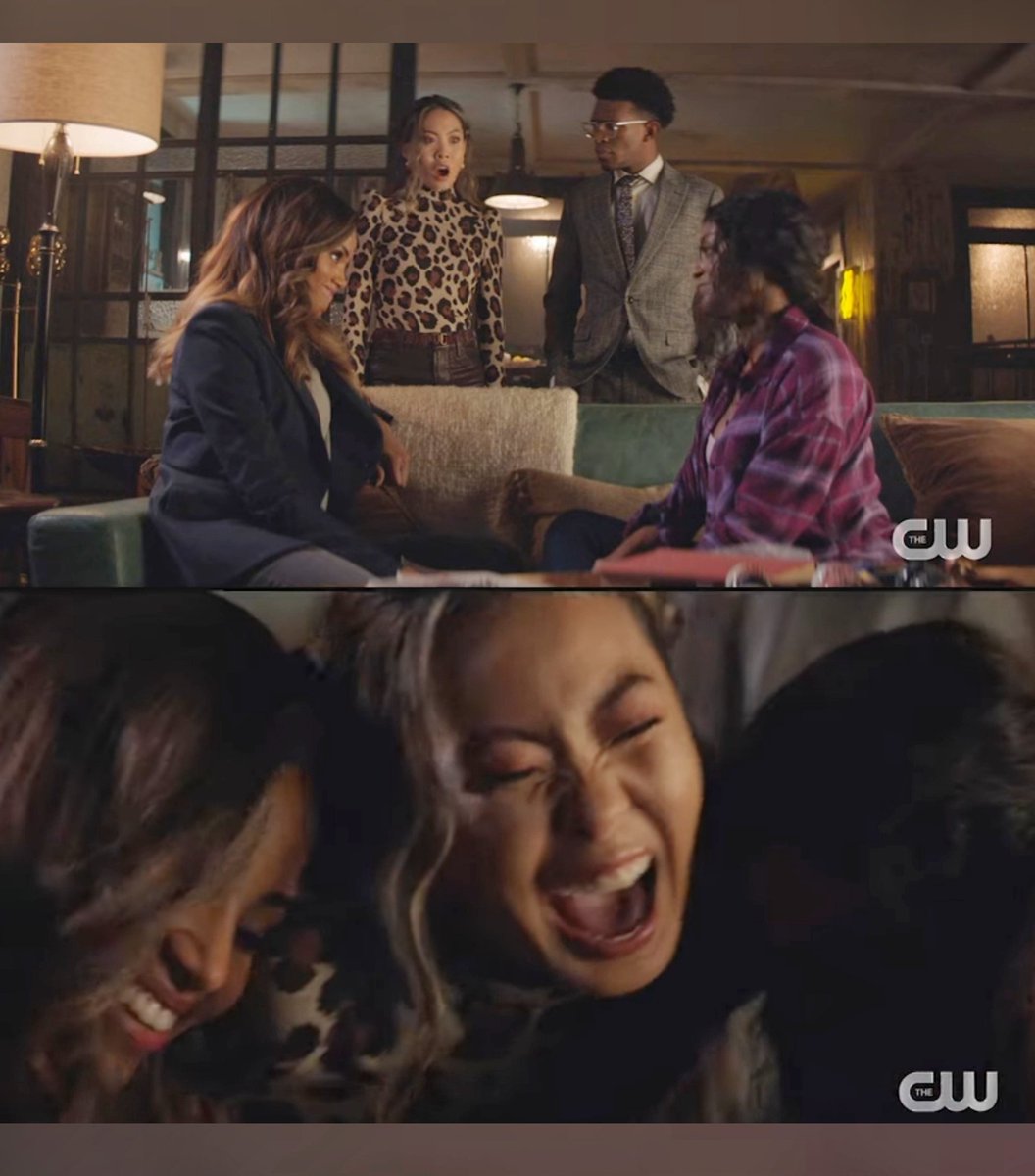 DerpSwan's tweet photo. The Scene VS The Panel Recreation 😂 #ultimatesapokolips #Wildmooreatstarfury https://t.co/oSq24ccF9v