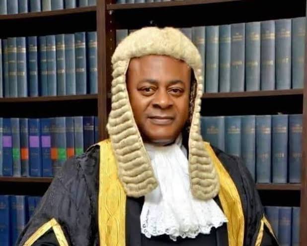 CrownprinceCom2's tweet photo. For another new week,Let Make this hashtag  trend again 🙏

#AllEyesOnTheJudiciary 

Obidients Like and Retweet only🙏🙏 https://t.co/kIQkWIOTrH