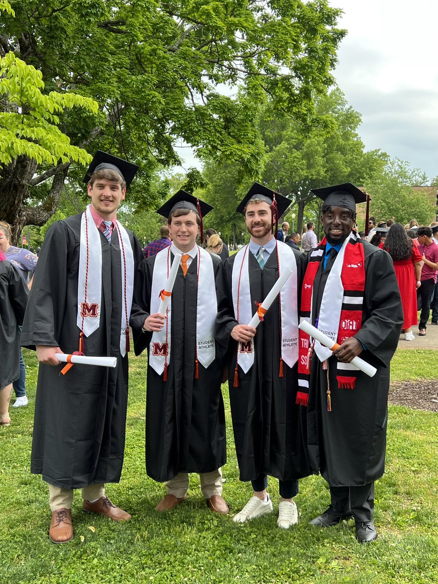 CoachP247's tweet photo. Great class of men. 
Great future ahead for these 4. https://t.co/GniJVpVTuW