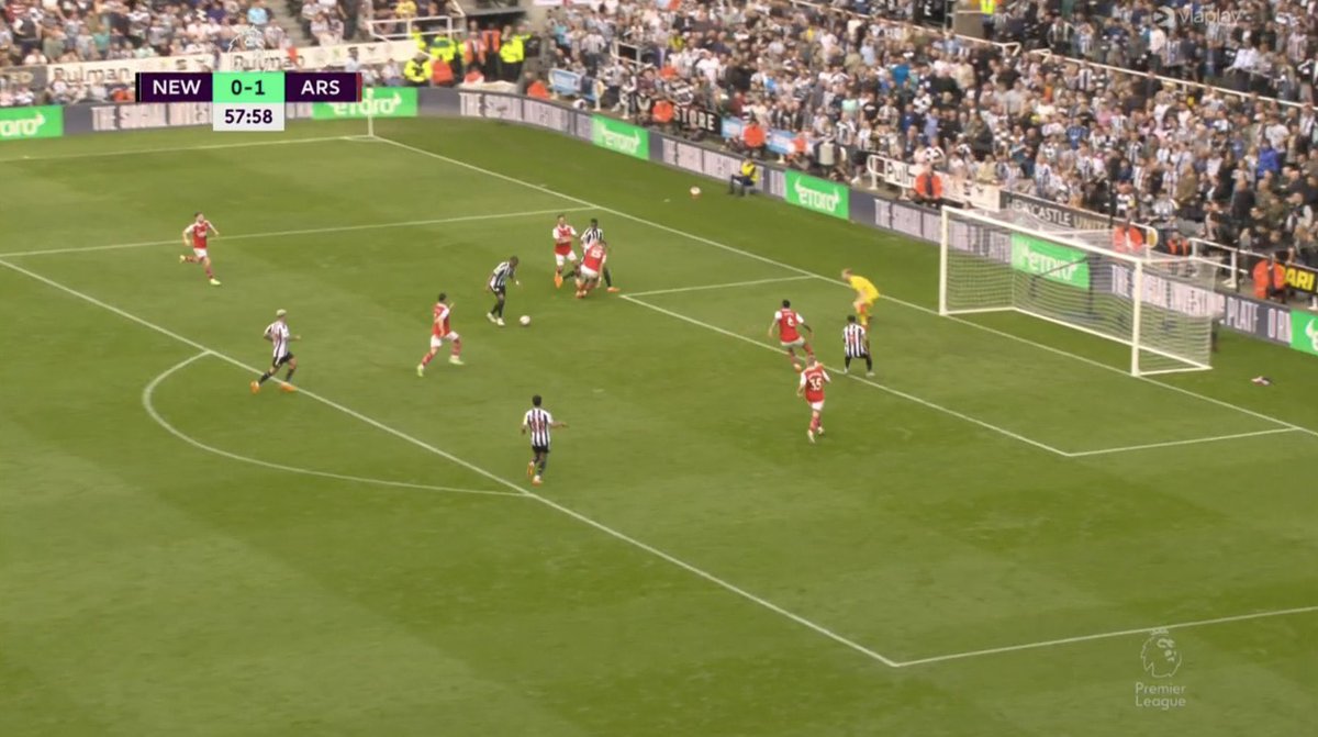 afcstuff's tweet photo. GRANIT XHAKA WITH A COLOSSAL BLOCK! ⛔️ https://t.co/bW3IkKFa6W