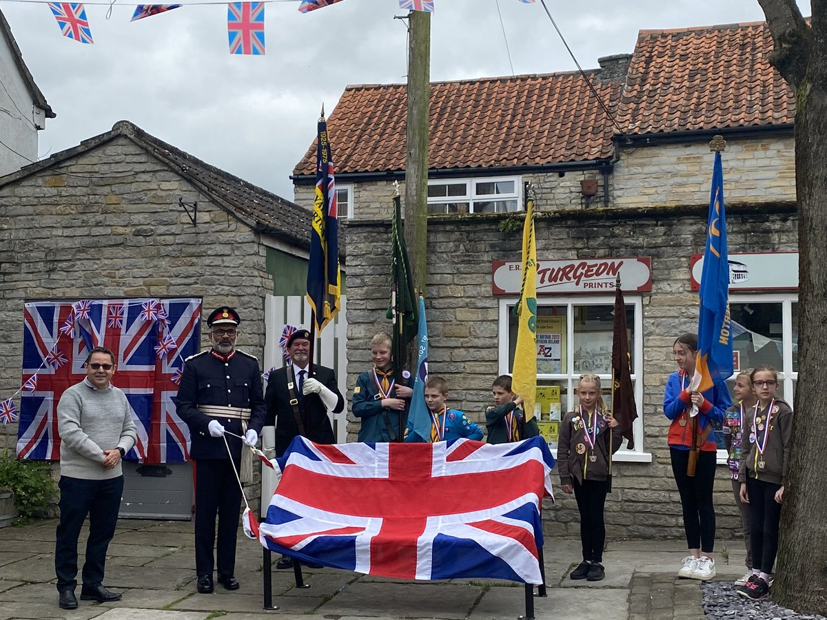1stSomerton's tweet photo. Proud to support the Coronation Fair today and visit of @SomersetLL  providing craft activities for the event. https://t.co/zn5vaVQAkO