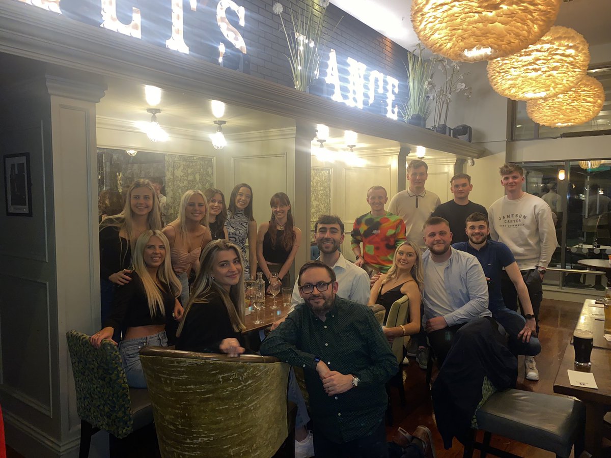 StephenRyanCork's tweet photo. Back in December our 4th year Marketing &amp; International Business Students at @MTU_ie did a Tourism Destination assignment on @DBACork 

Thanks to Peter @barrysofdouglas &amp; Tom @SouthCountyBar for hosting a great night for the winning groups during the week #lovedouglas https://t.co/juT99xFRQX