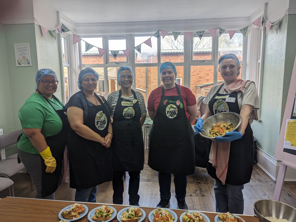 FoodCycle_BHam's tweet photo. Great effort bvt volunteers over at West heath earlier on today :) https://t.co/kUz6qVIpQS