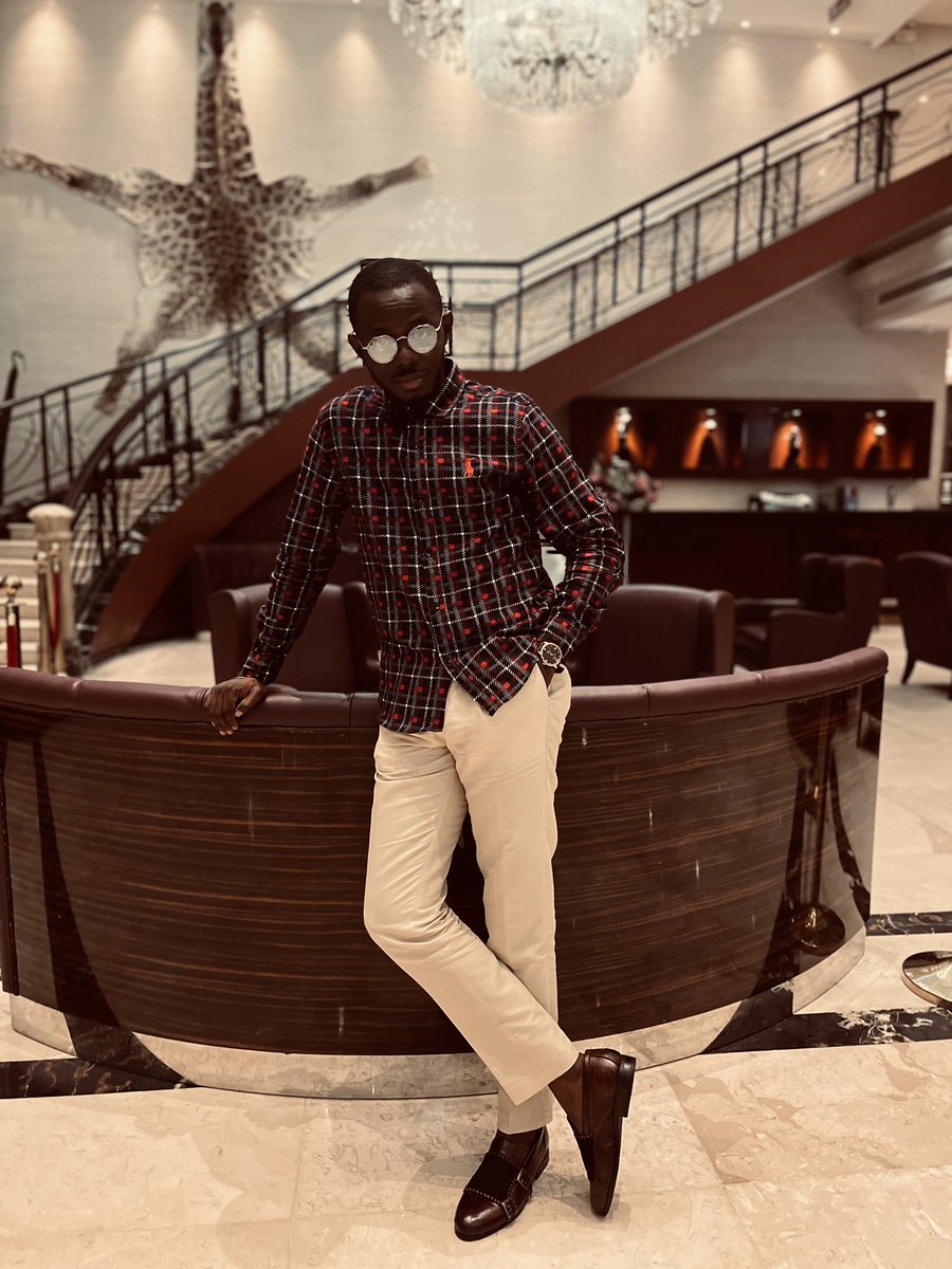 niiwiaboesq's tweet photo. If being handsome was a sport, I’d be the face of the league https://t.co/1feLtUwQi0