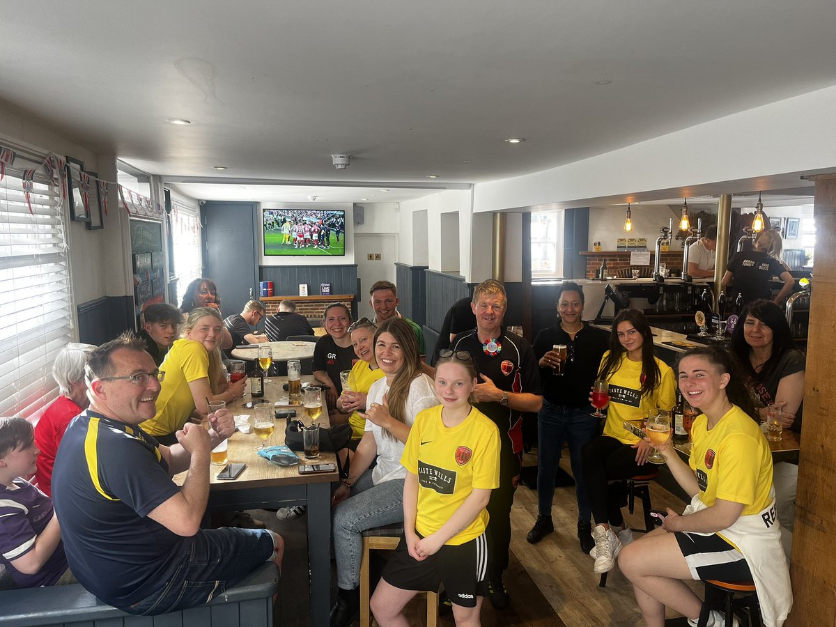 With so many players unavailable knew we would have a tough game away to <a href="/Chipstead_FC/">Chipstead FC</a> #Ladies but we dug deep battled with a 3-0 away win in this <a href="/SECWFLnews/">SECWFL</a> 
With results going our way we finish at least 2nd after finishing last season 2nd from bottom 
#fozzies♥️🖤 🟨⬛️👏👏