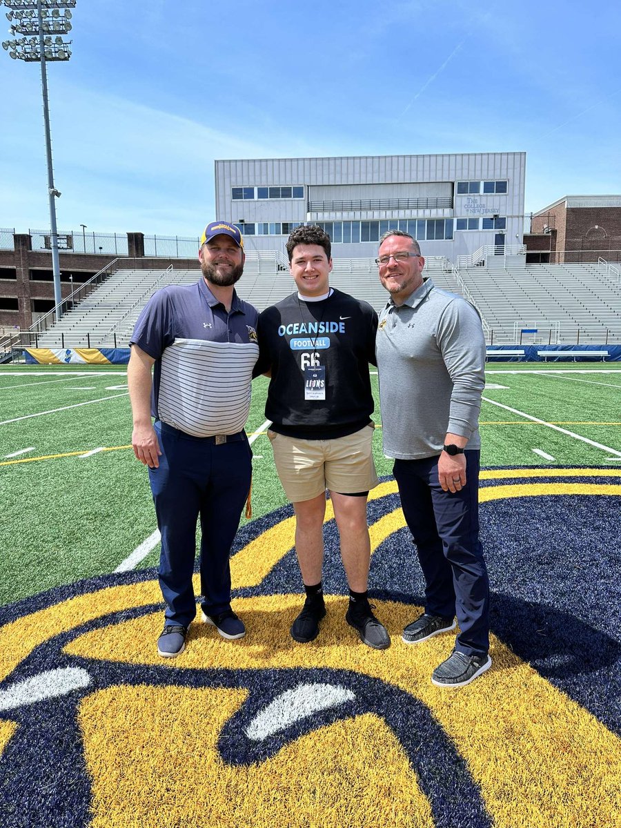 Brett_Mosh's tweet photo. Had a Great visit at The College of New Jersey. Thank you coaches for inviting me. @Coach_Blount @Coach_E_Edwards @CJendryaszek https://t.co/lZWdlzce9d