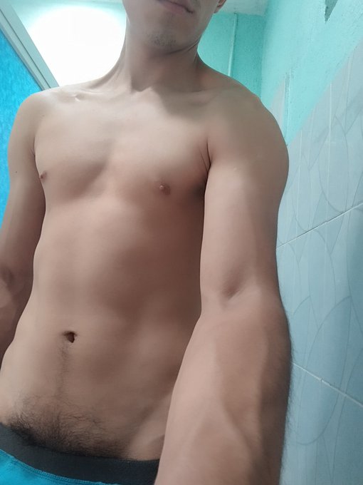 Te tengo por el cuello nene https://t.co/HmE6PPYjrW<a href="/tag/calorextremo"class="tags"><span>#calorextremo</span></a>