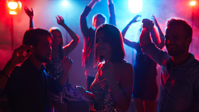 love_knb's tweet photo. comment aller en club libertin pour la première fois ? 
👉  https://t.co/K6N9kInglJ
#libertin #libertine #libertinage #experience #club https://t.co/vKuHcZuKGv