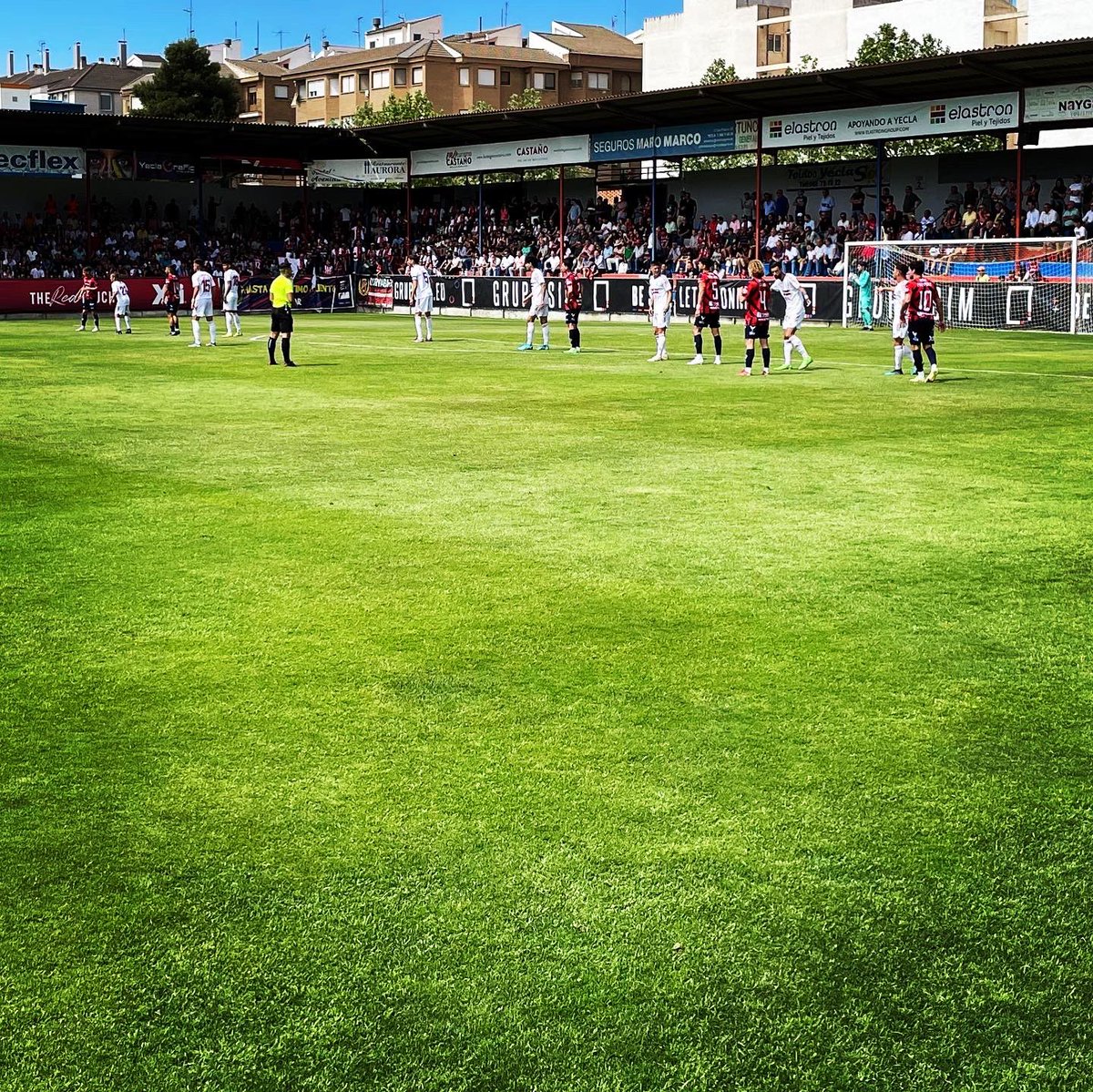 davidjavega's tweet photo. ⚔️ ⚔️ Yeclano Deportivo - FC Cartagena “B”

🏟 Estadio La Constitución
🗓 Jornada 33
📺 La7 TV
🏆 2RFEF-G4

🎙️@andres7bm 
⚽️ @davidjavega https://t.co/aRFm9gPf11