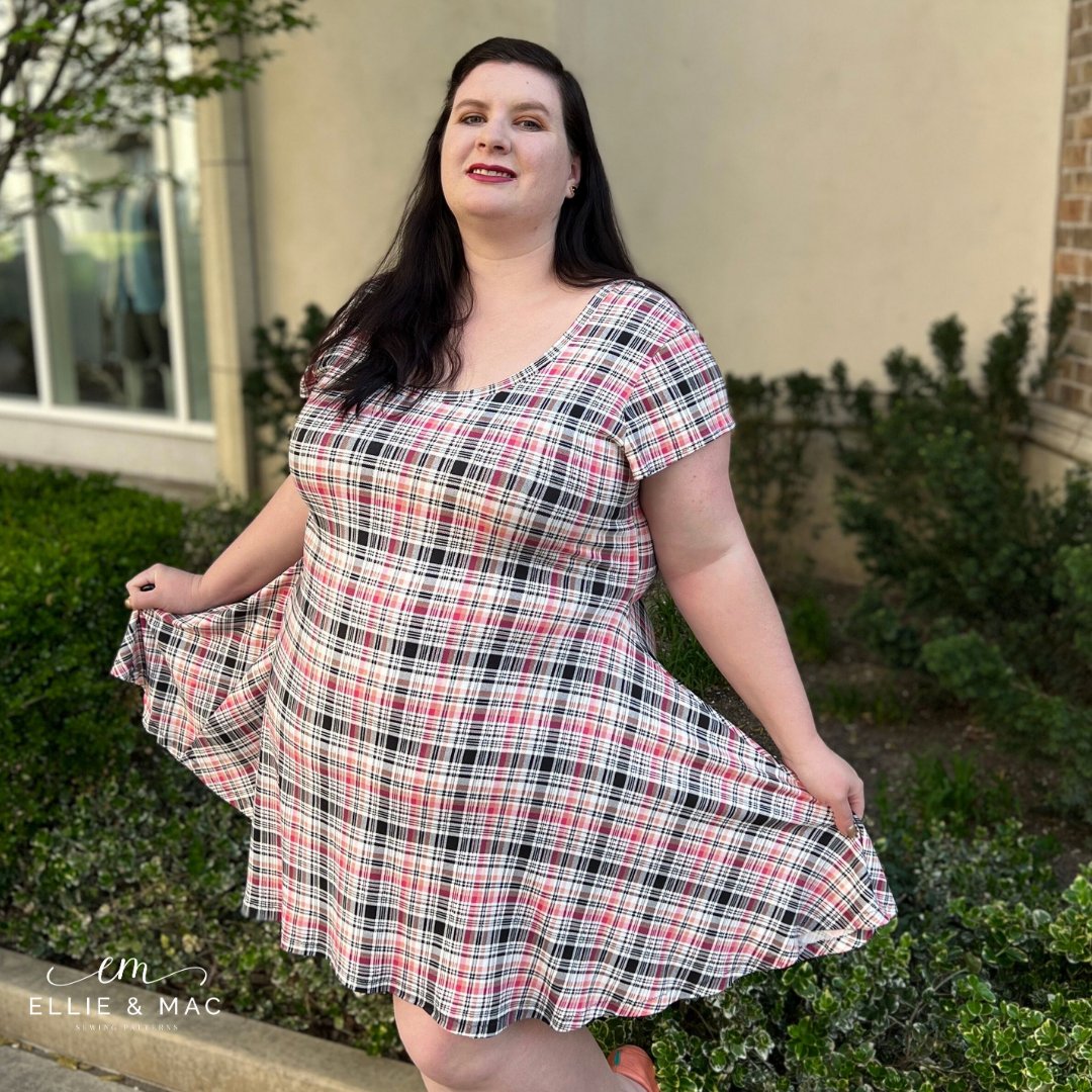 Ellieandmac's tweet photo. ⌛Here's your last chance to pick up these sewing patterns for $2 in our weekly sale (ends tonight EST).
Link to our weekly sale❤️ :
https://t.co/yiaoHjcJ1F

#ellieandmac #ellieandmacpatterns #emrelaxedraglanromper #romperpattern #emsouthshoreromper #kidsromperpattern #pdfsewing https://t.co/LLKCcwC6zE