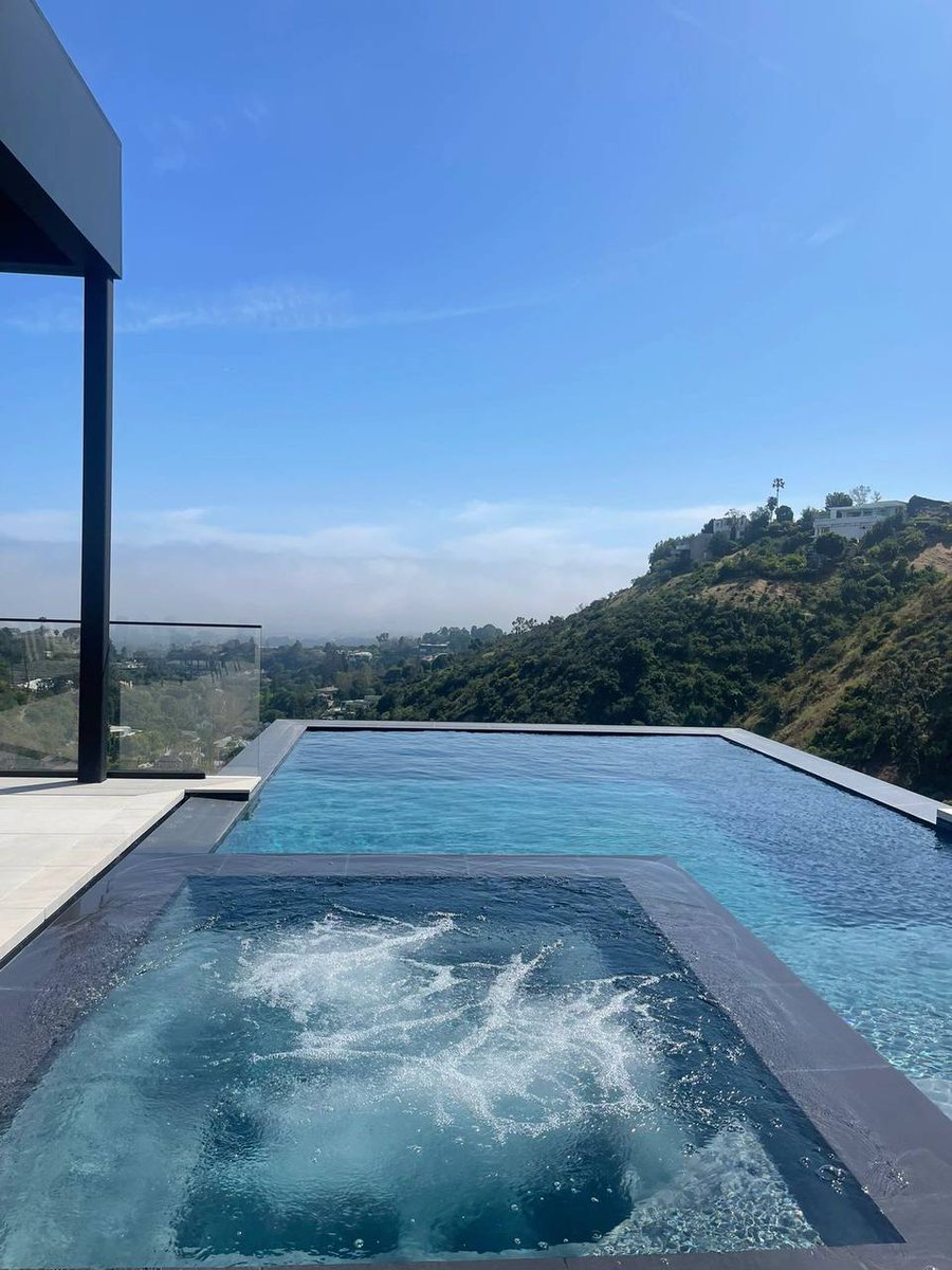 tcbsilzer's tweet photo. #relaxation https://t.co/cv9LndwEzw