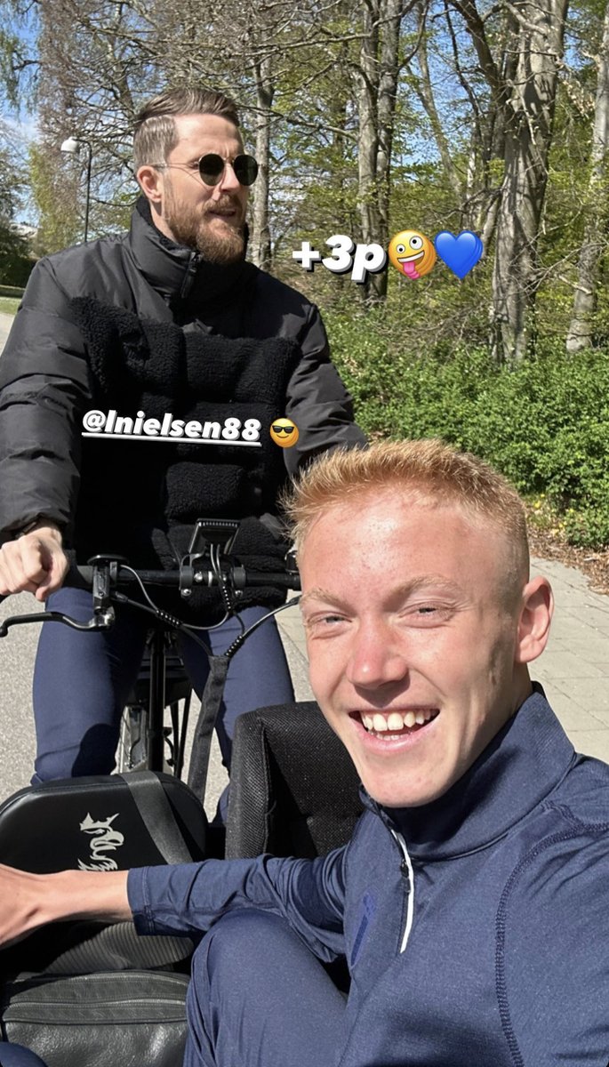 Malmo_FF's tweet photo. Lasse och Hugo glider hemåt. Tack för idag! 

📸 via hugolarsoon @instagram https://t.co/aW3a6SyOBp