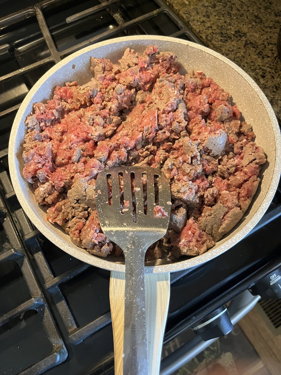 H2O_Woods's tweet image. From pasture, to skillet, to dry brine steaks, to filet off of cast iron. #FarmRaised #GodsGroceryStore   There was some farm raise pig in that skillet also.