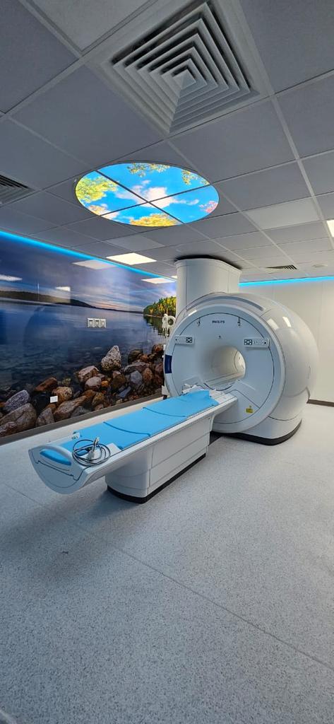 Motissimo's tweet photo. La mejor tecnología  en RNM del Sur de Chile. Más confortable, más rápido mejor servicio. Hospital Clinico del Sur. Concepcion. https://t.co/H1glCYPbKq