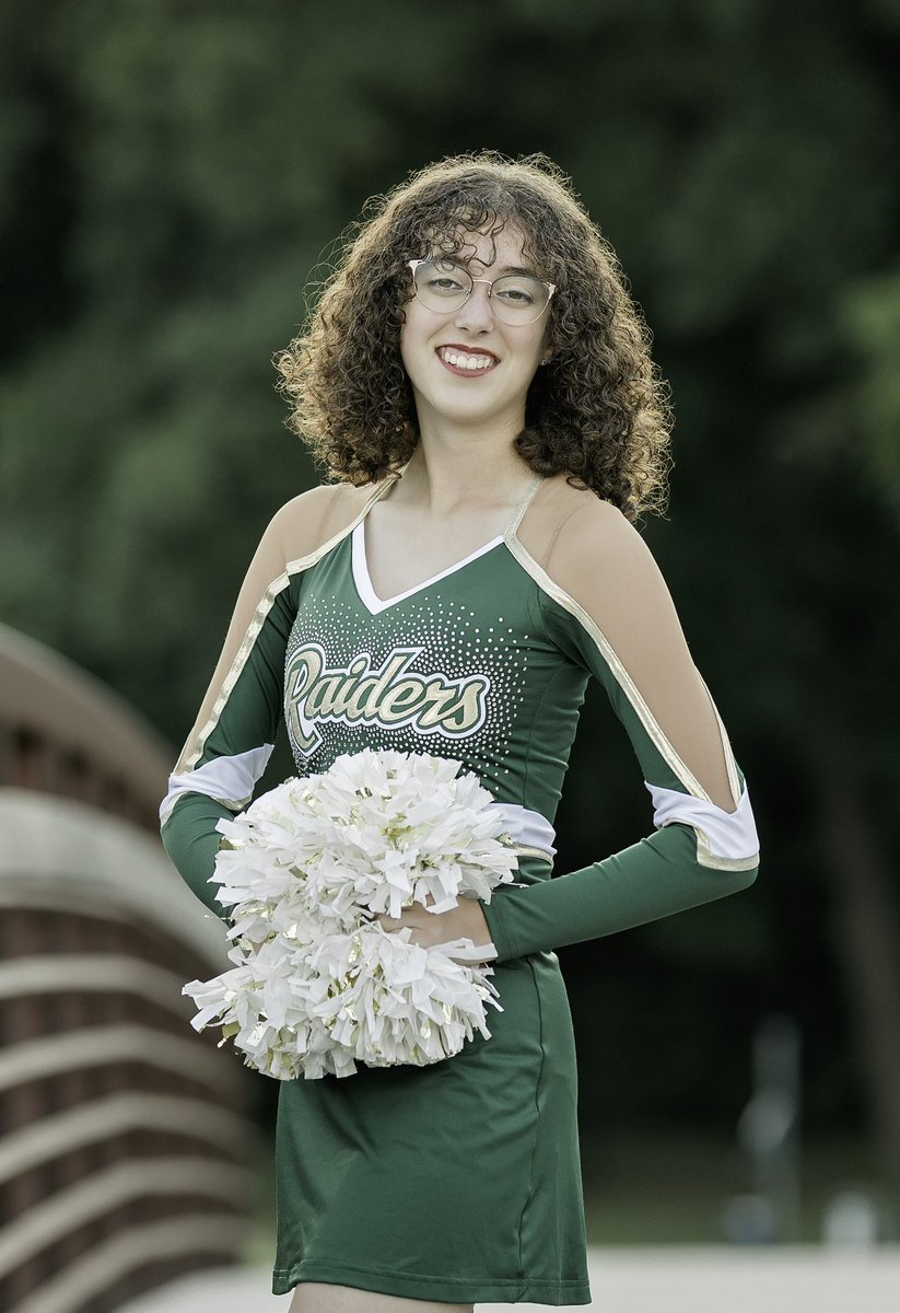 Senior Spotlight! Gabbie has been dancing for 14 years at Encore at the J. She has been a pacesetter for 3 and an officer for one. Gabbie plans to attend University of Massachusetts Amherst and major in sports journalism. We wish you the best! 💚