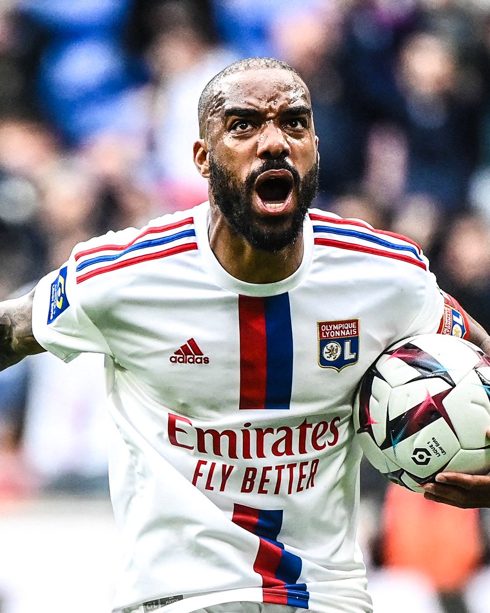 Alexandre Lacazette scored a 98th-minute penalty earn a 5-4 win for Lyon over Montpellier. 

They trailed 4-1 in the 55th minute. 

It was his 𝐟𝐨𝐮𝐫𝐭𝐡 goal. 

WHAT A GAME 🍿