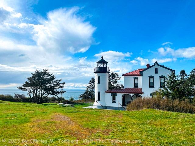 CharlieTomberg's tweet photo. The Lighthouse at Fort Casey
At Fort Casey on Whidbey Island, WA a lighthouse stands watch over the entrance to the Puget Sound.
Visit https://t.co/q5Om0ODakX .
© 2023 by Charles M. Tomberg.
#TheCTombergs #WhidbeyIsland #FortCasey #lighthouse #WashingtonState https://t.co/2sAkBt5rTW