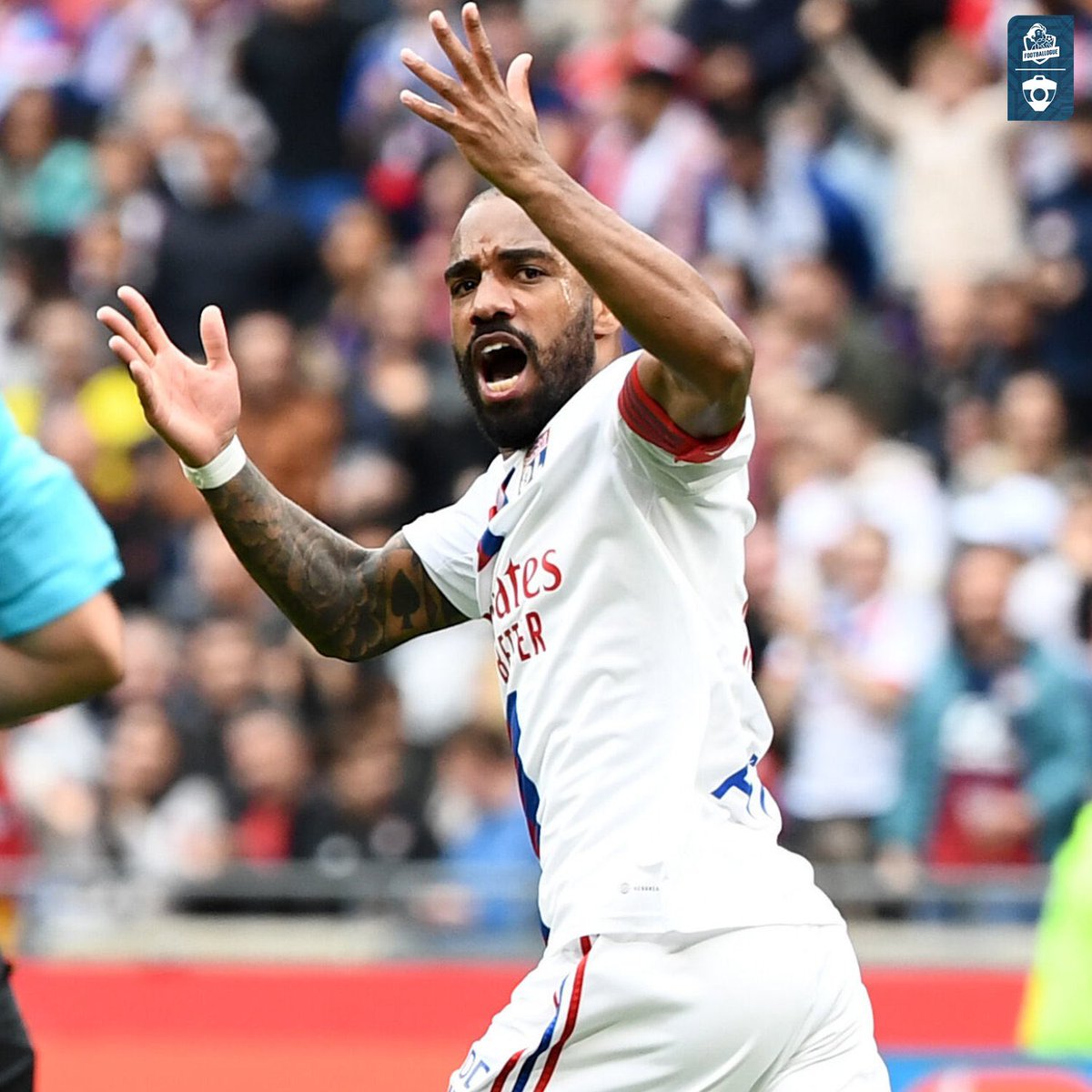 Etleau's tweet image. Tweet risqué : Lacazette fait une meilleure saison que Messi en ligue 1