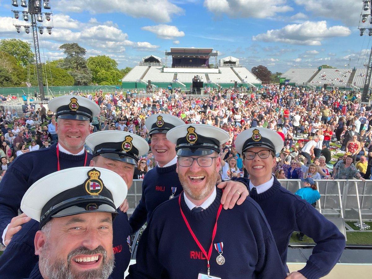 The85ers's tweet photo. @The85ers are performing tonight at the Coronation Concert Windsor with the Coronation Choir, @ollymurs, @Palomafaith, @LionelRichie, @katyperry,  @takethat, @GarethMalone https://t.co/ecgUdsroS5