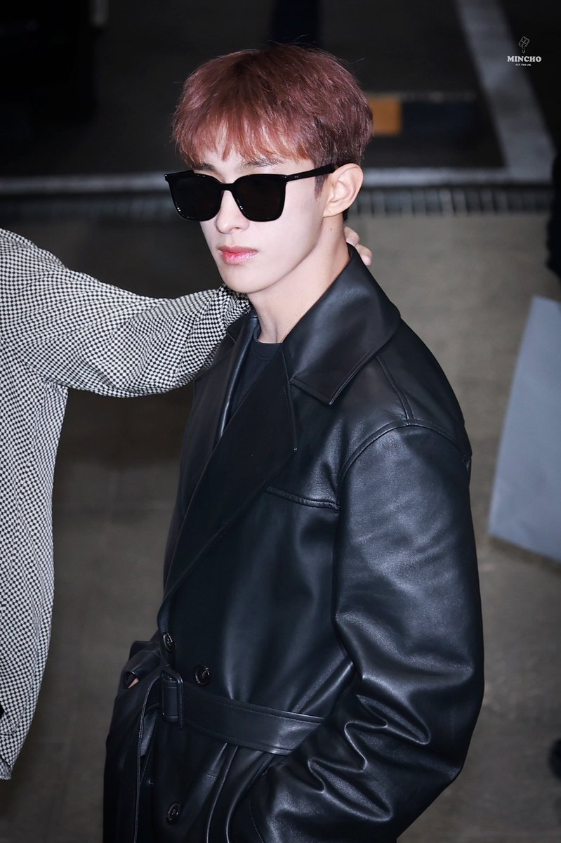 MinCho_O218's tweet photo. 230507 퇴근 

#도겸 #DK
 #세븐틴 #SEVENTEEN https://t.co/h2w1EDykcG